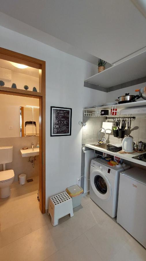 Cozy, Bright And Affordable Studio W/ Free Parking Ljubljana Exterior foto